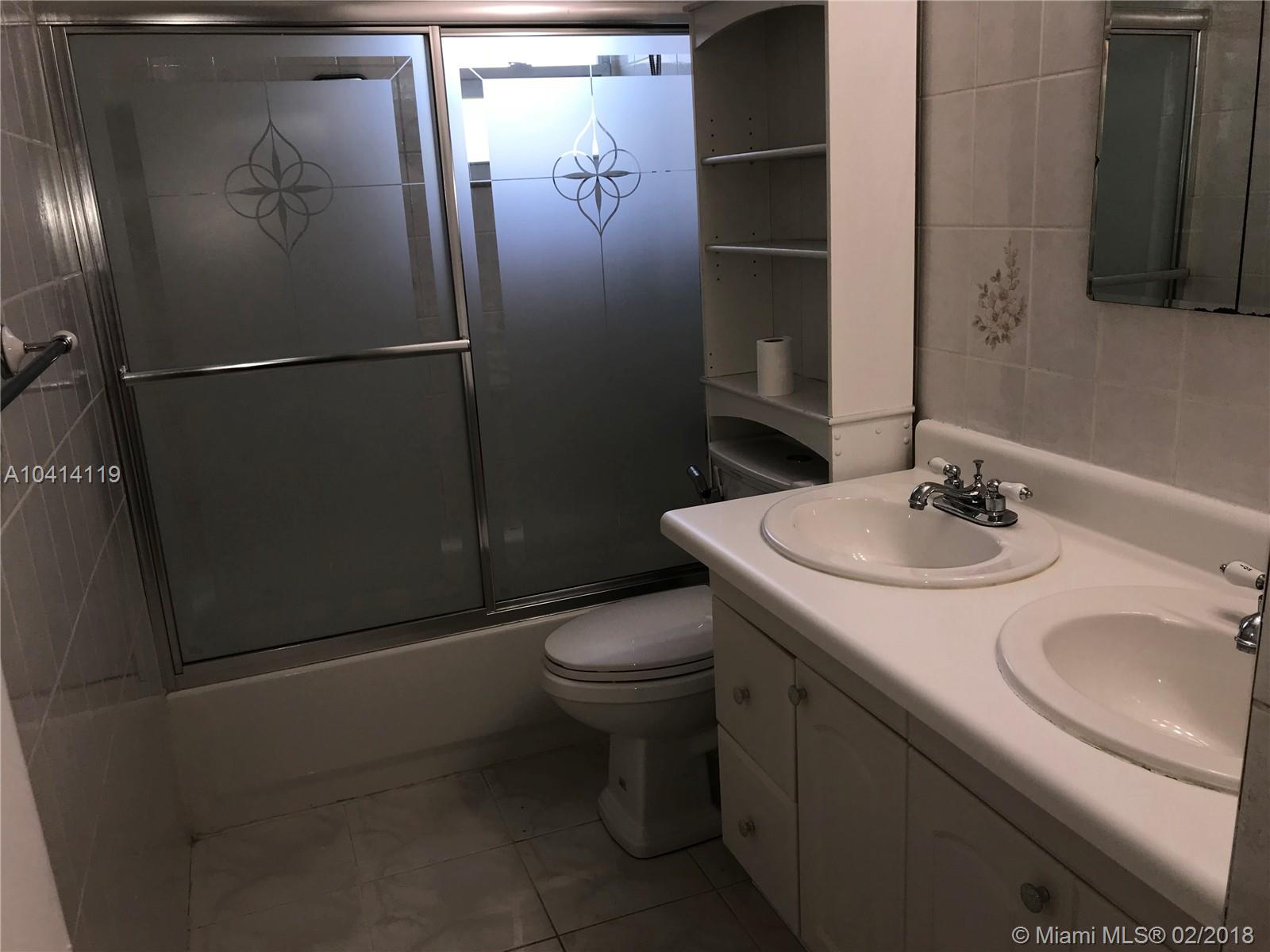 CASA GRANDE CONDO 17/1 - Residential