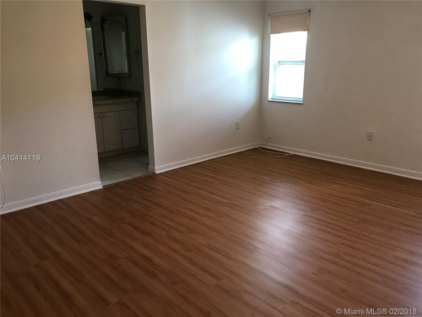 CASA GRANDE CONDO 17/1 - Residential