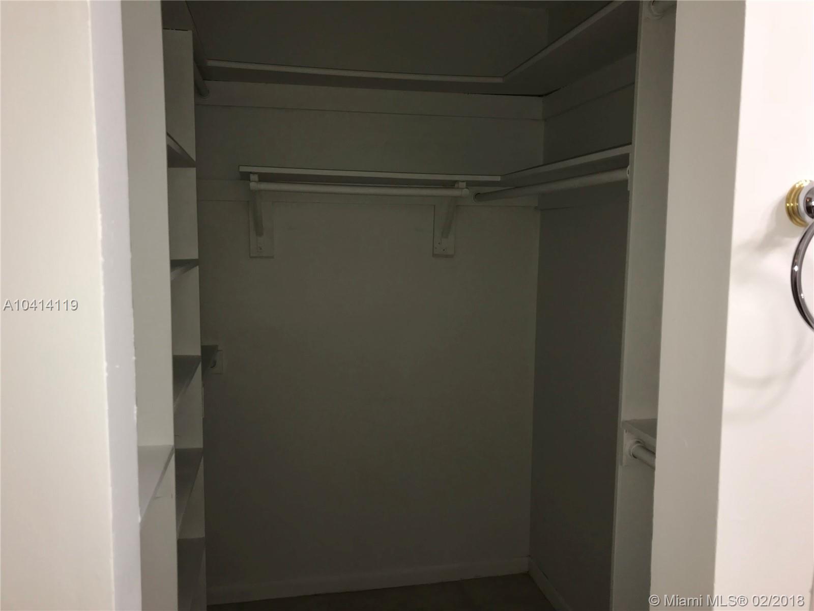 CASA GRANDE CONDO 17/1 - Residential