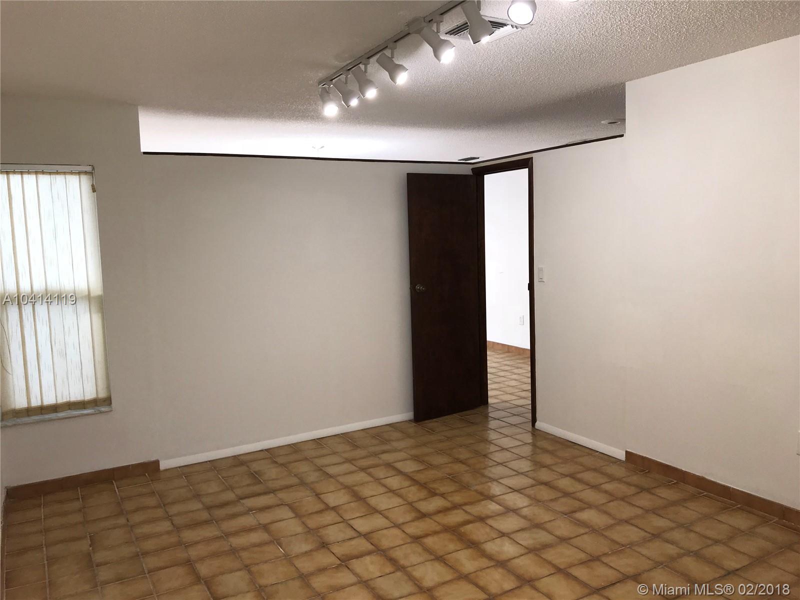 CASA GRANDE CONDO 17/1 - Residential