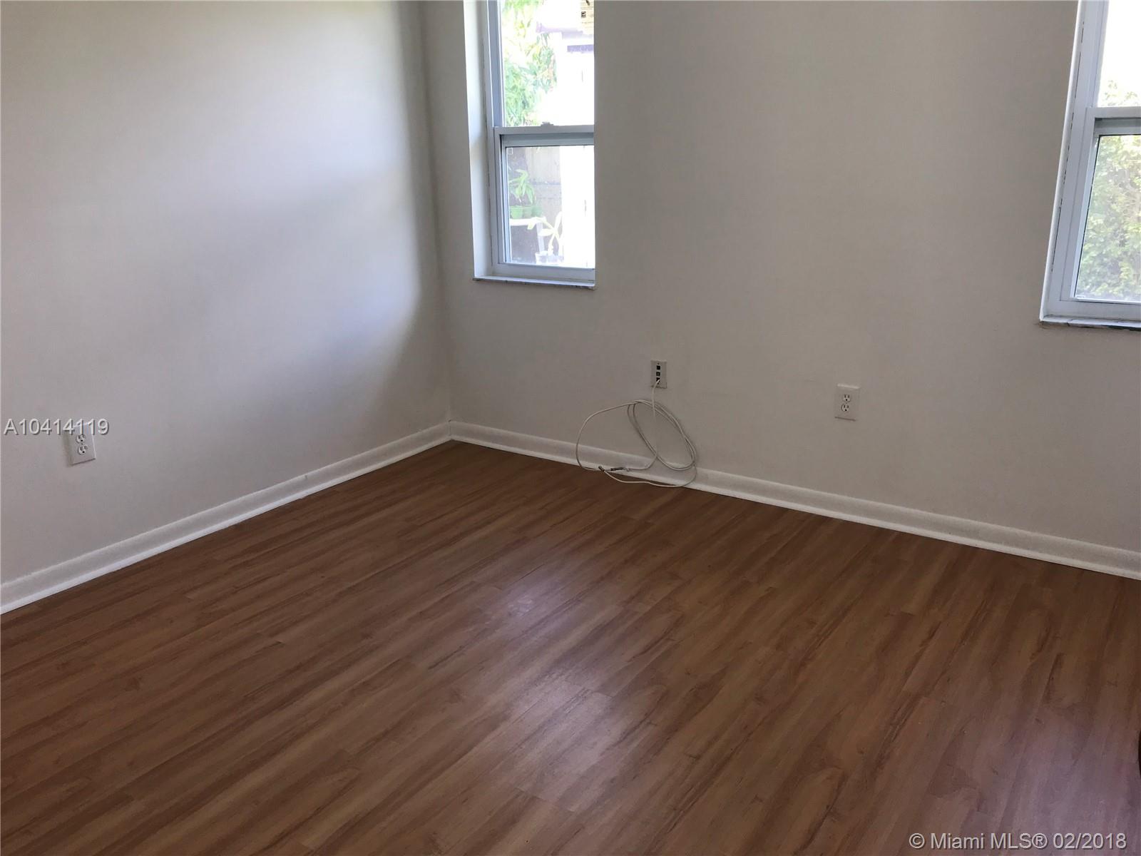 CASA GRANDE CONDO 17/1 - Residential
