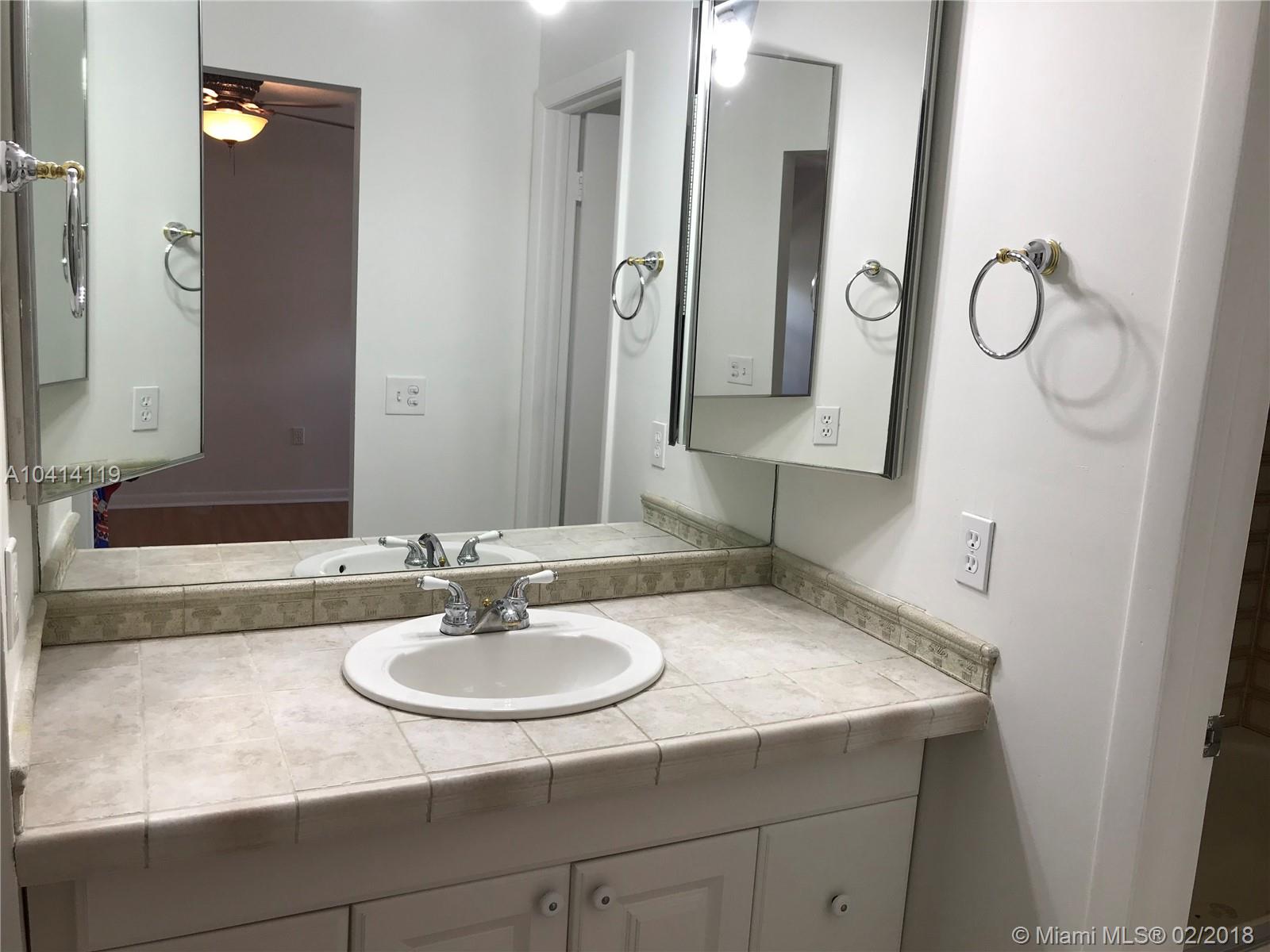 CASA GRANDE CONDO 17/1 - Residential