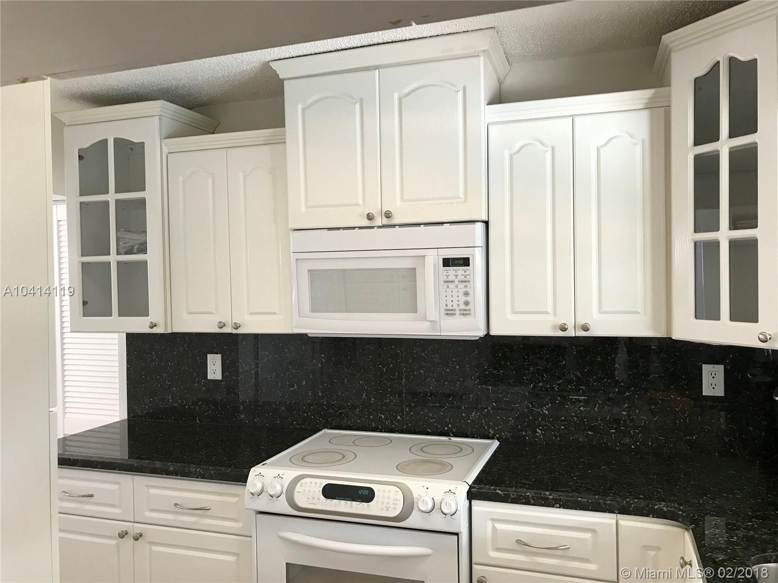 CASA GRANDE CONDO 17/1 - Residential