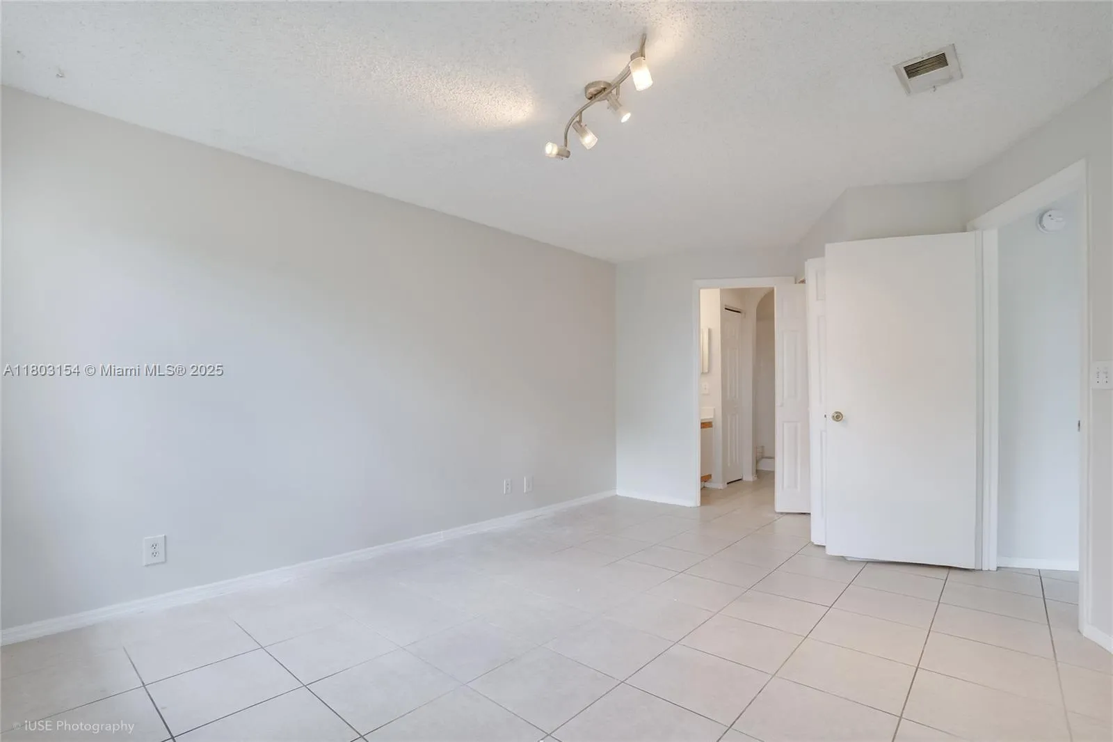 Sunrise, Florida 33322, United States, 2 Bedrooms Bedrooms, ,2 BathroomsBathrooms,Residential,Active,129671