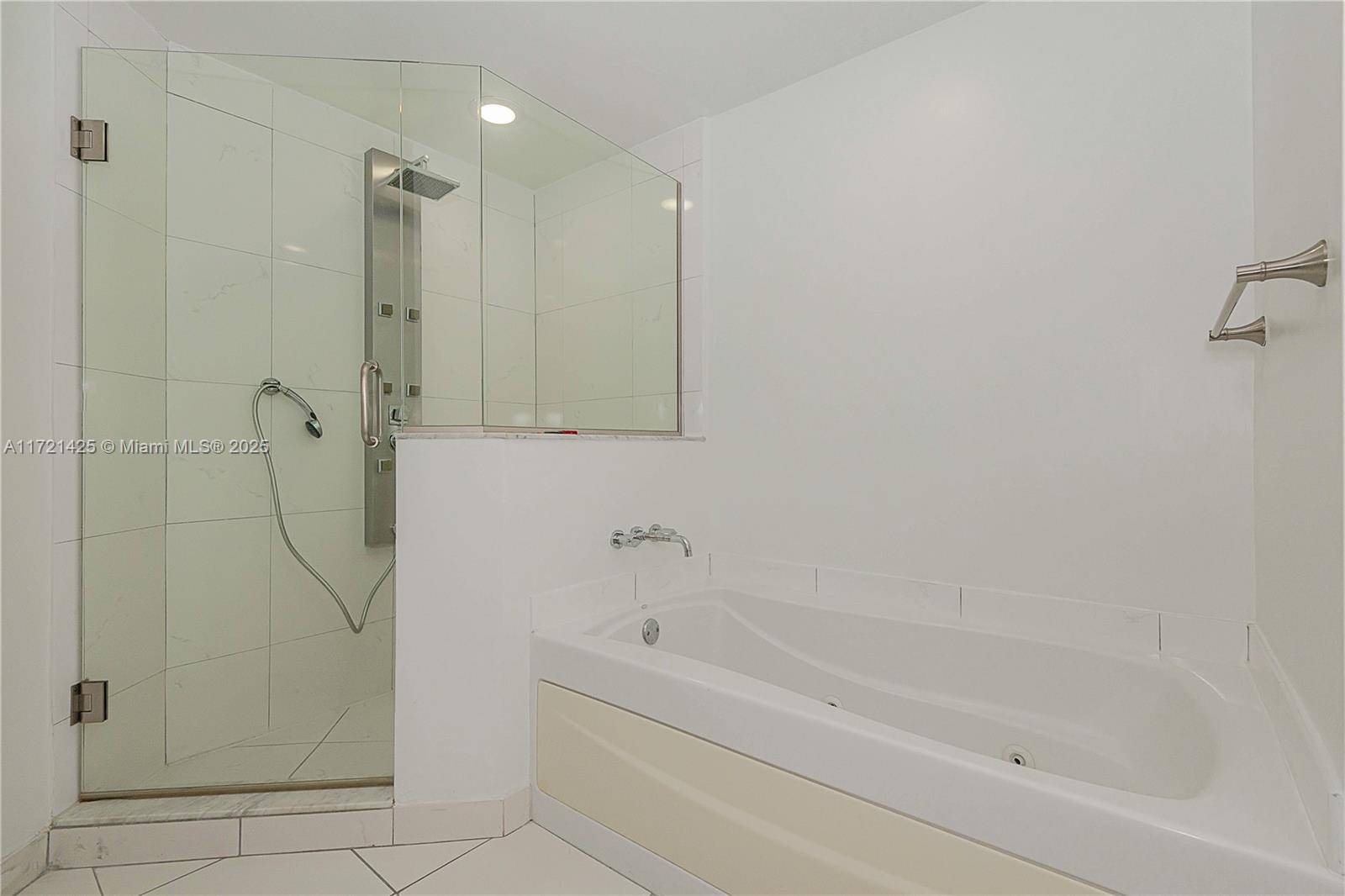 500 BRICKELL WEST CONDO - Residential