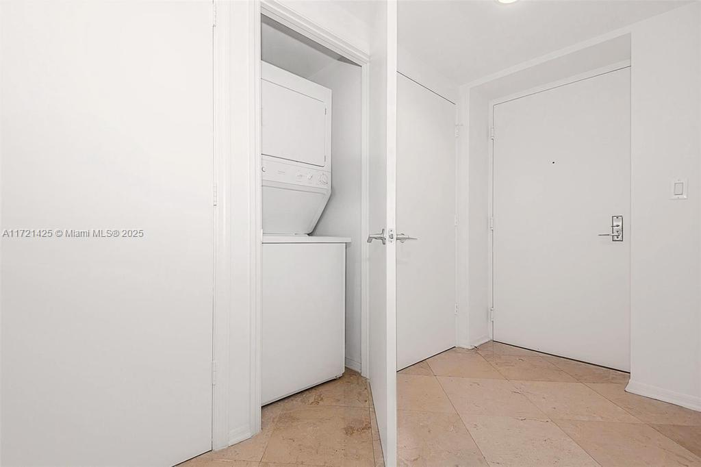 500 BRICKELL WEST CONDO - Residential