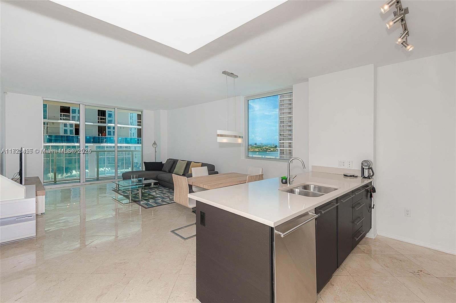 500 BRICKELL WEST CONDO - Residential