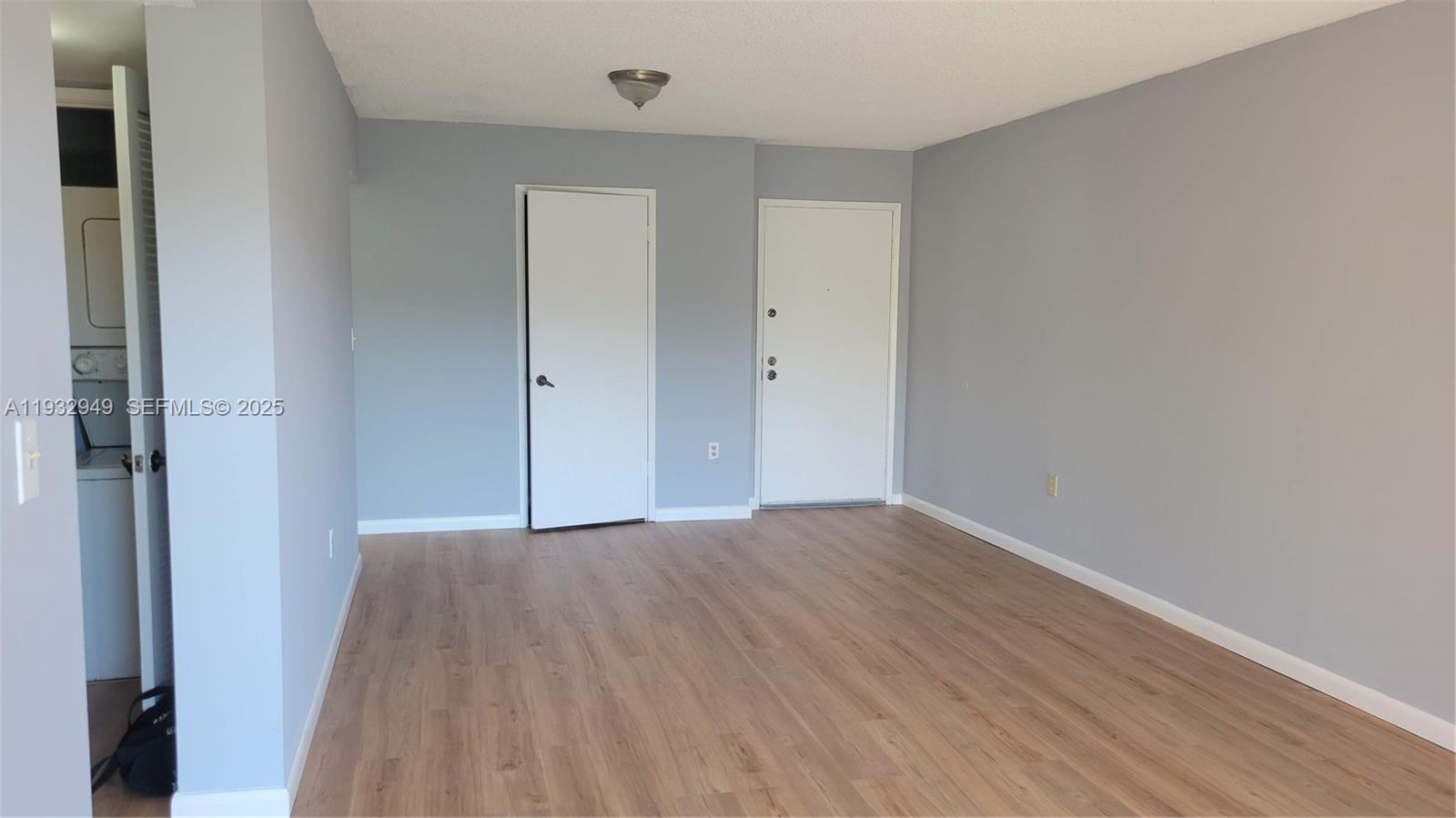 FERNWOODS CONDO NO 3 - Residential Lease