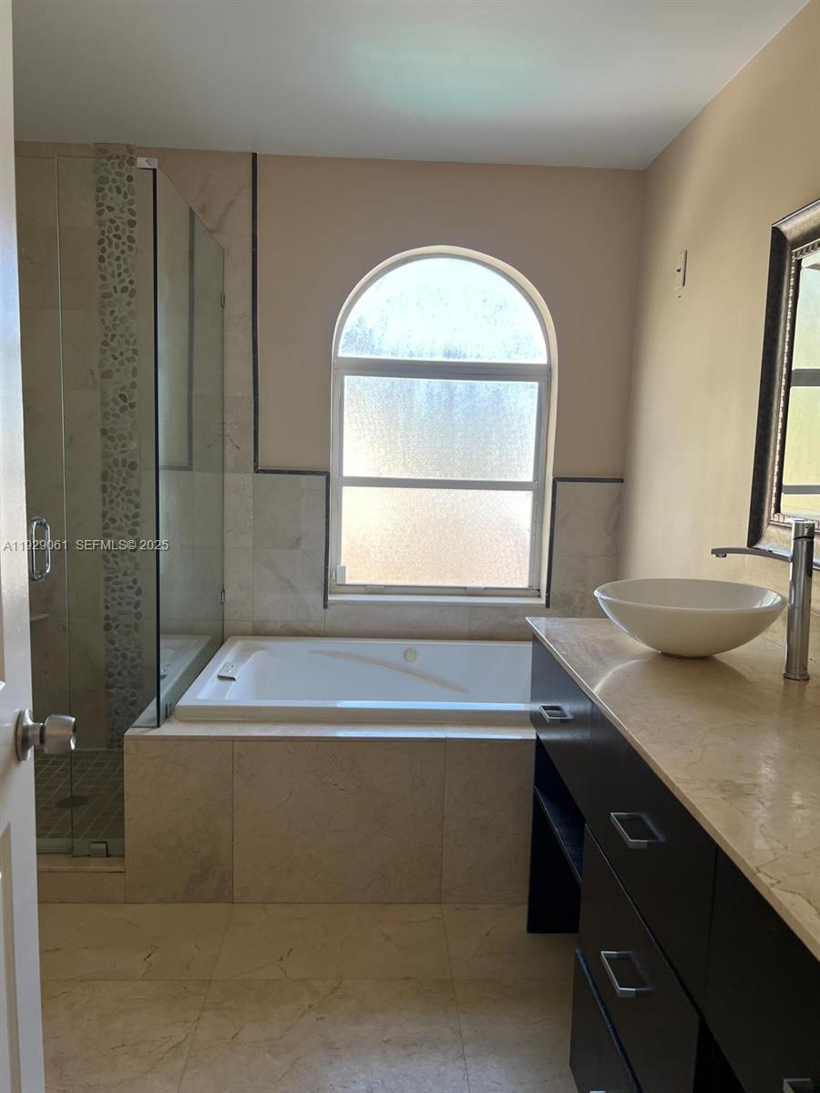 TOWNGATE - Residential