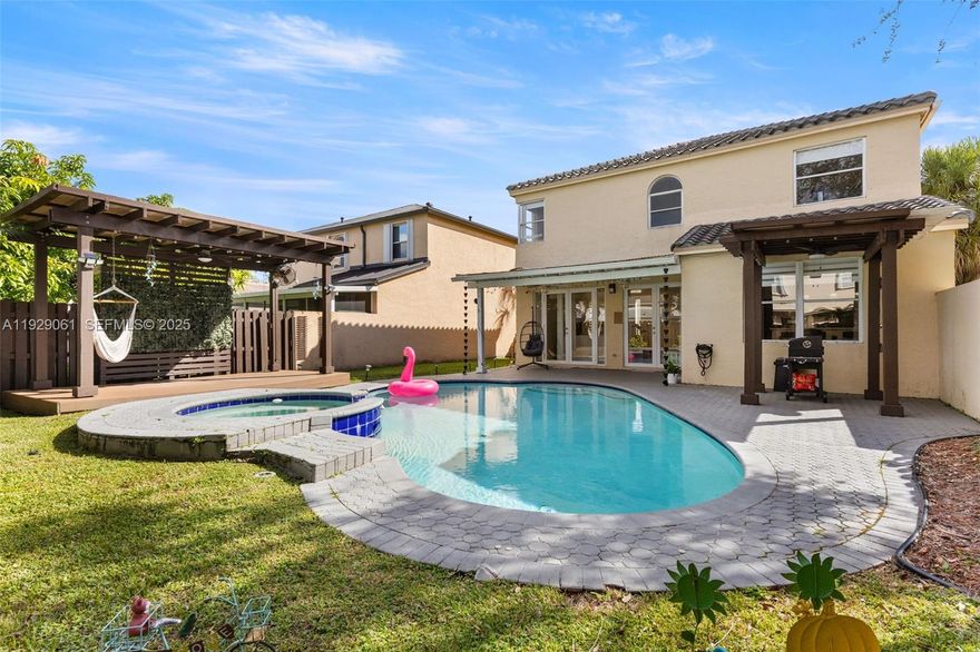 Welcome to your dream Home. Two story single home has three bedrooms, two and a half bathrooms, beautiful kitchen, and spectacular backyard with pool, jacuzzi, gazebo Ideal to share with your family and friends.  The roof was replaced in 2023. The property has been completely remodeled, featuring marble floors and bathrooms and a kitchen with quality finishes. Don’t miss this opportunity, make this property the home of your dreams.