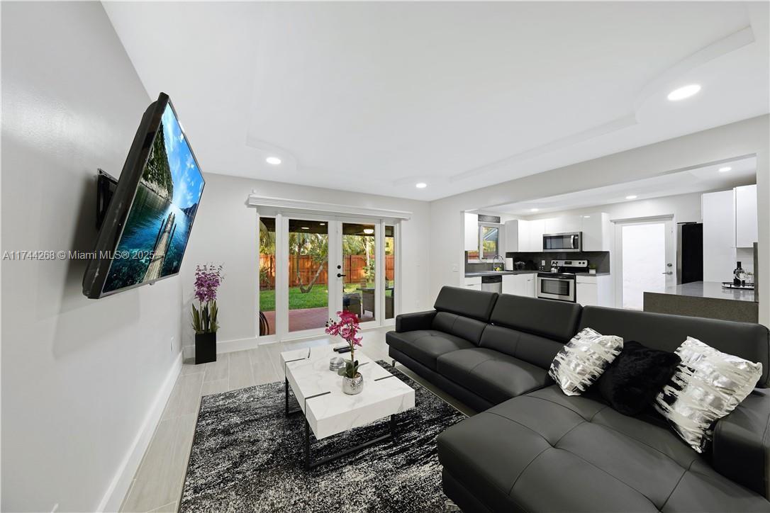 PUEBLO DEL SOL SEC 3 - Residential Lease