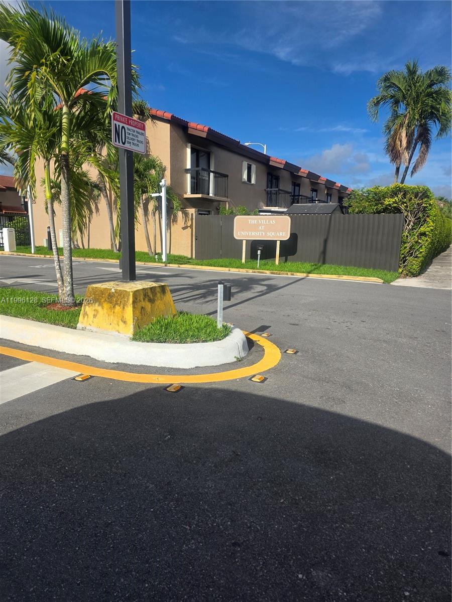 VILLAS UNIVERSITY SQUARE - Residential Lease