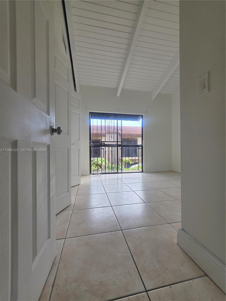 VILLAS UNIVERSITY SQUARE - Residential Lease