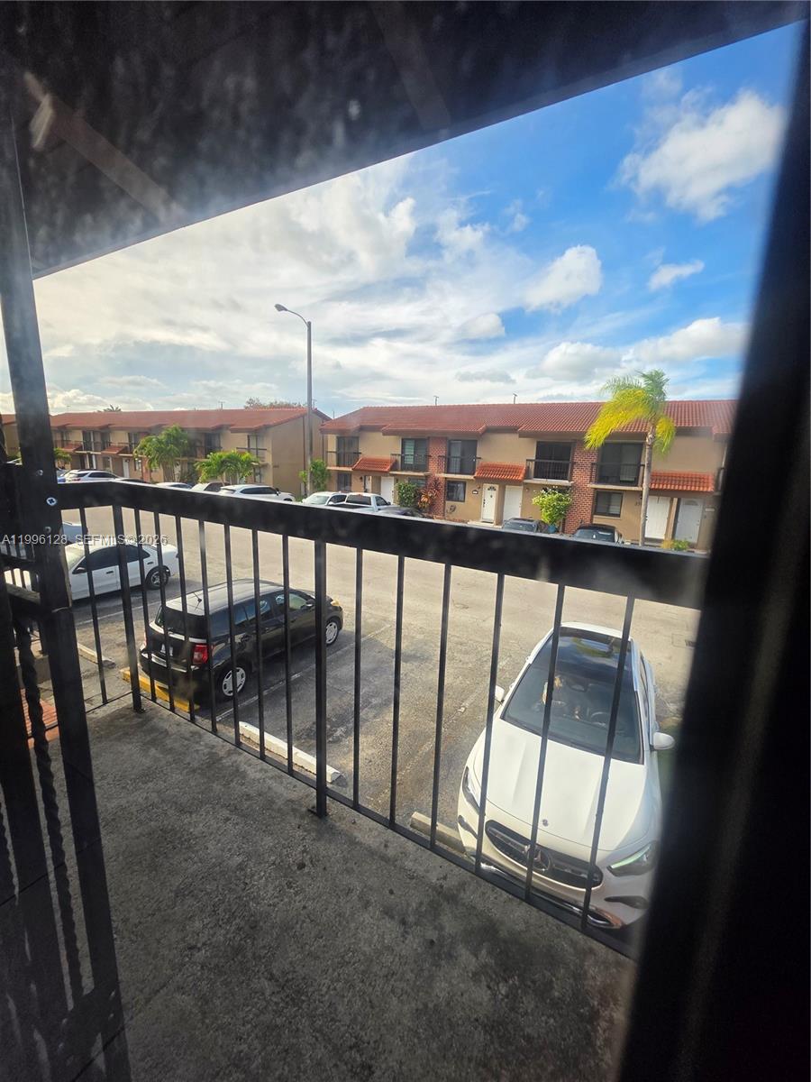 VILLAS UNIVERSITY SQUARE - Residential Lease