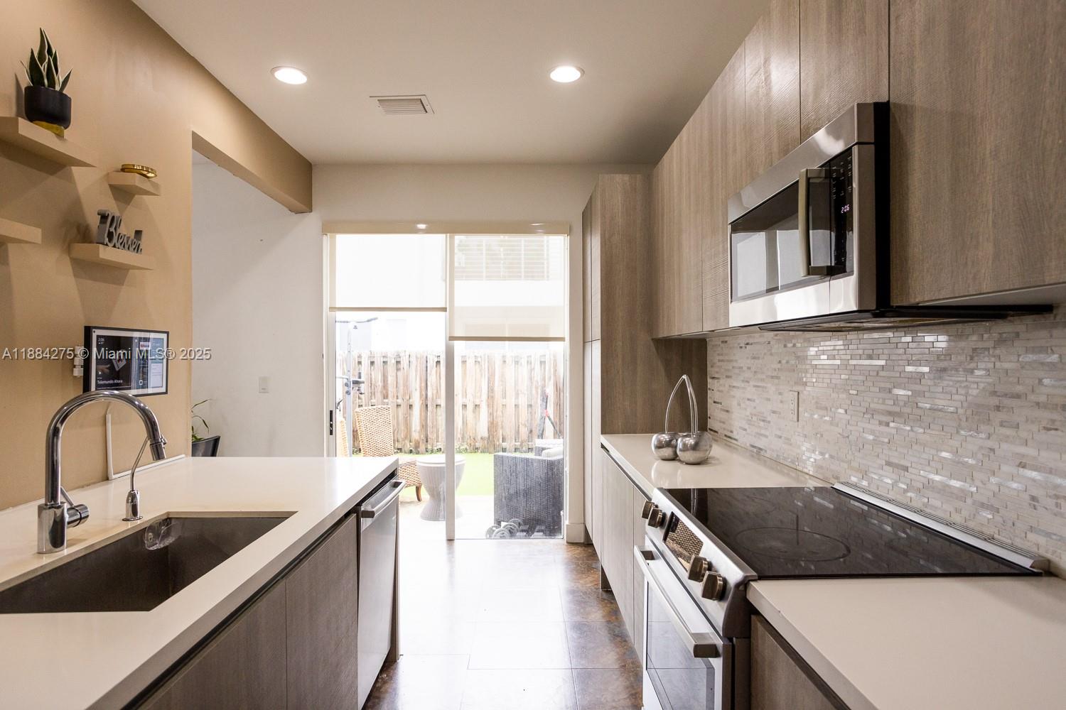 DORAL PALMS NORTH - Residential