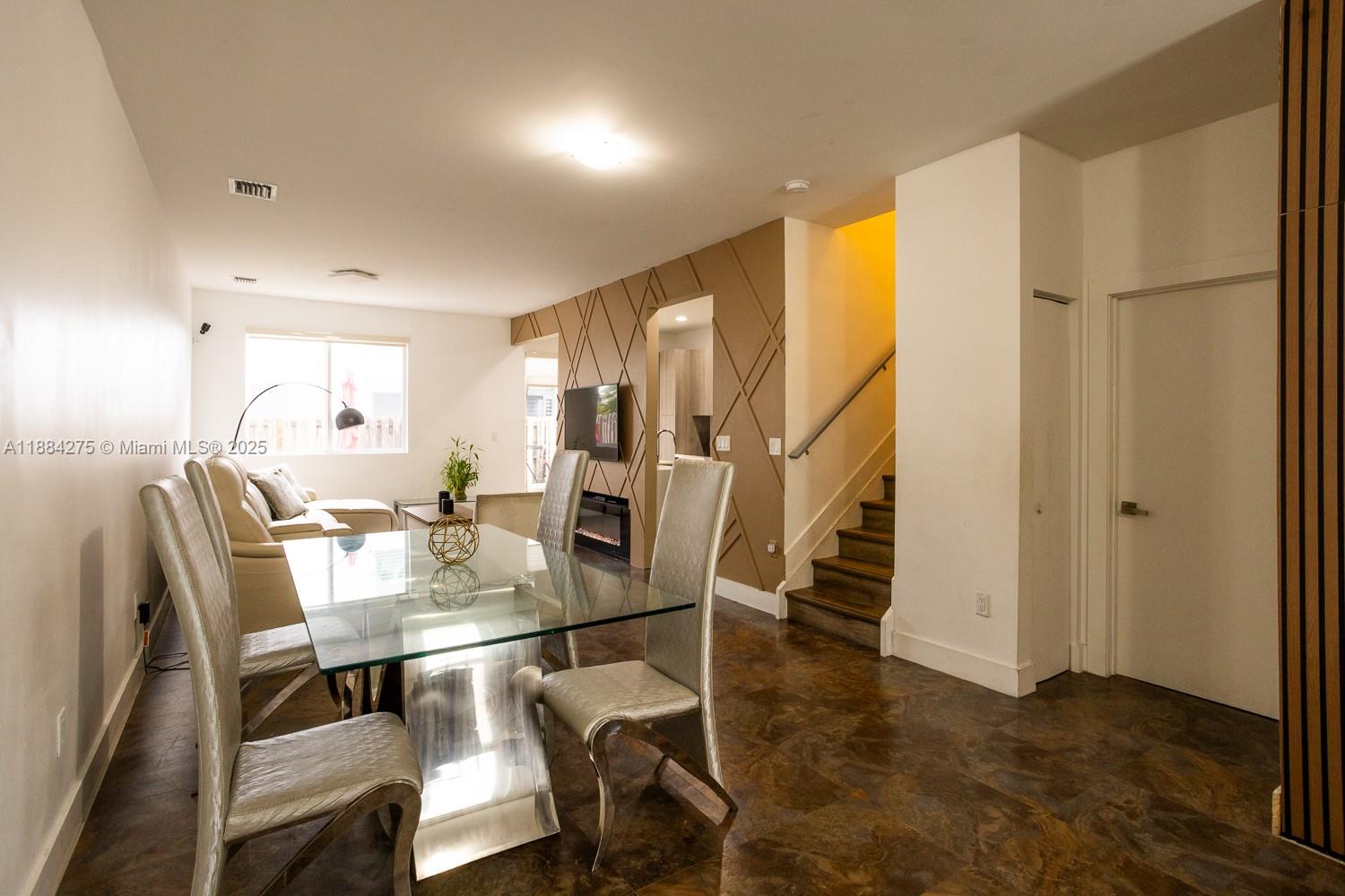 DORAL PALMS NORTH - Residential