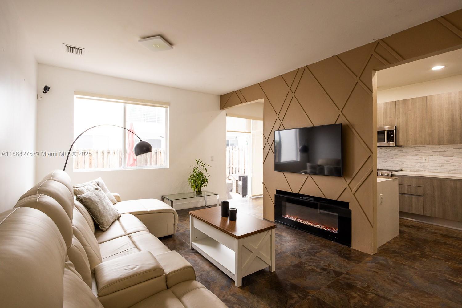 DORAL PALMS NORTH - Residential