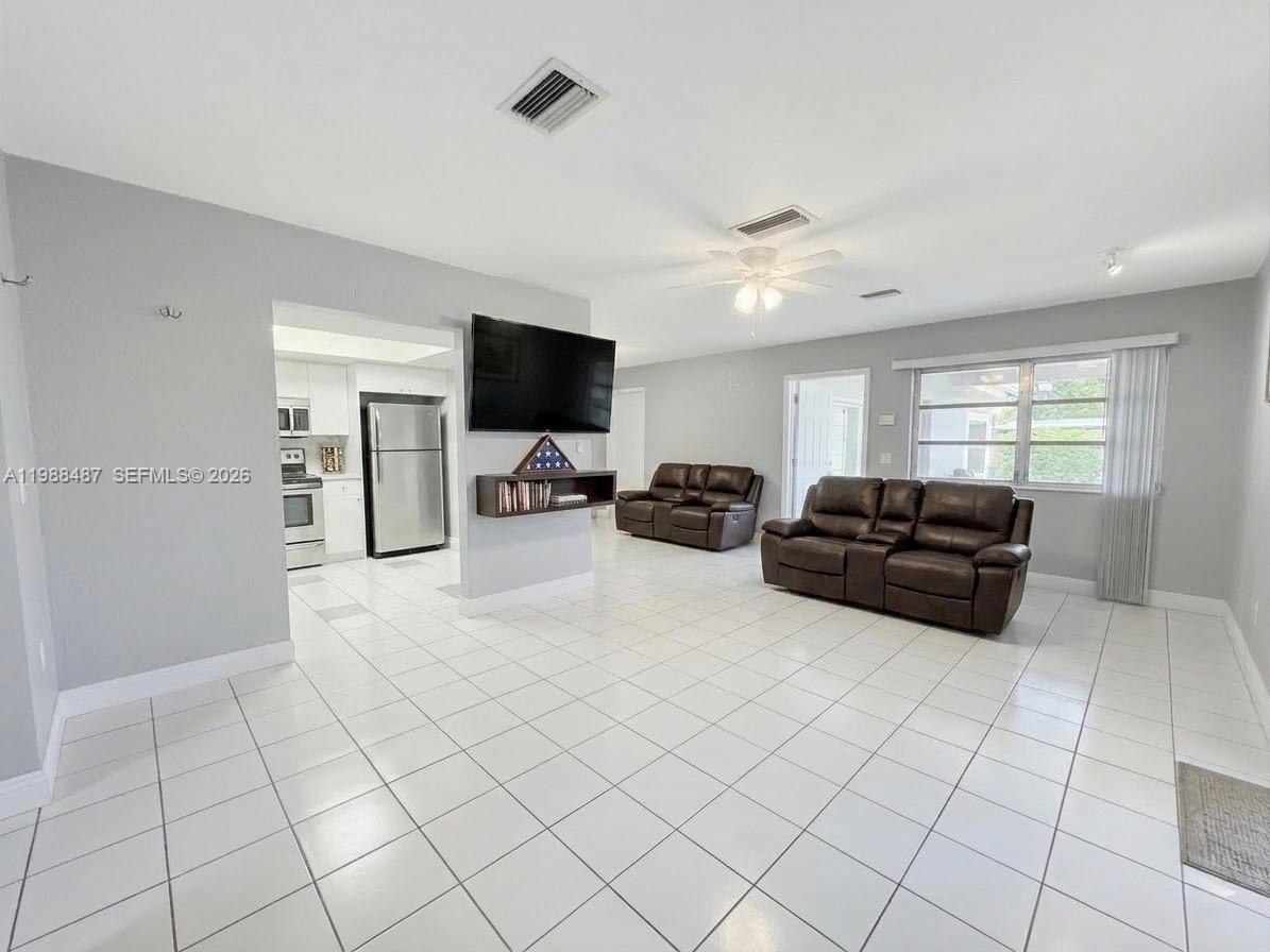 SUNRISE GOLF VILLAGE SEC - Residential