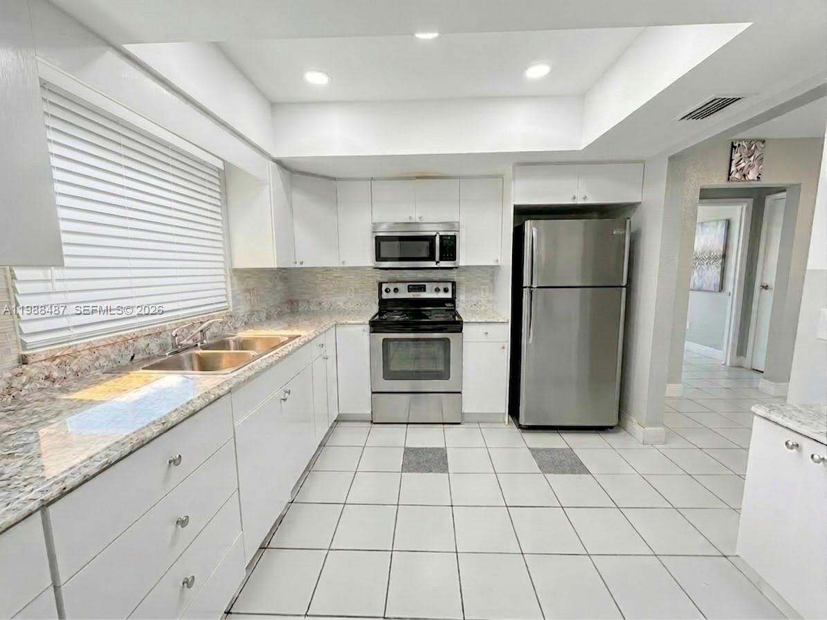 SUNRISE GOLF VILLAGE SEC - Residential