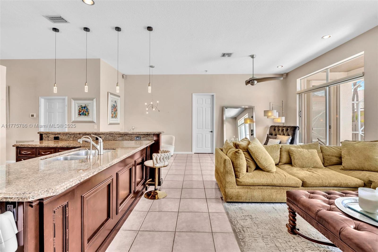 VENTURA - Residential