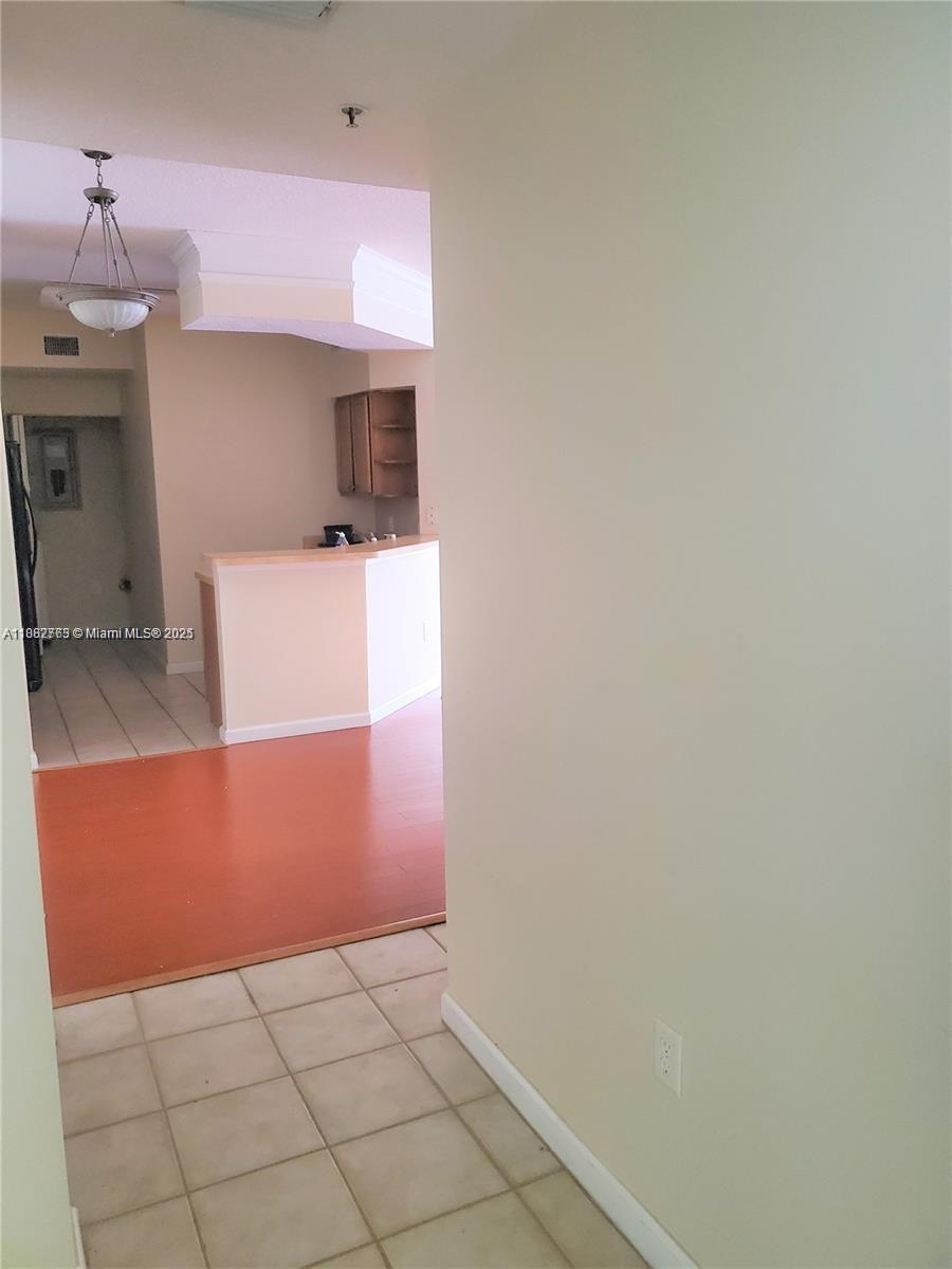MEZZANO CONDO - Residential Lease