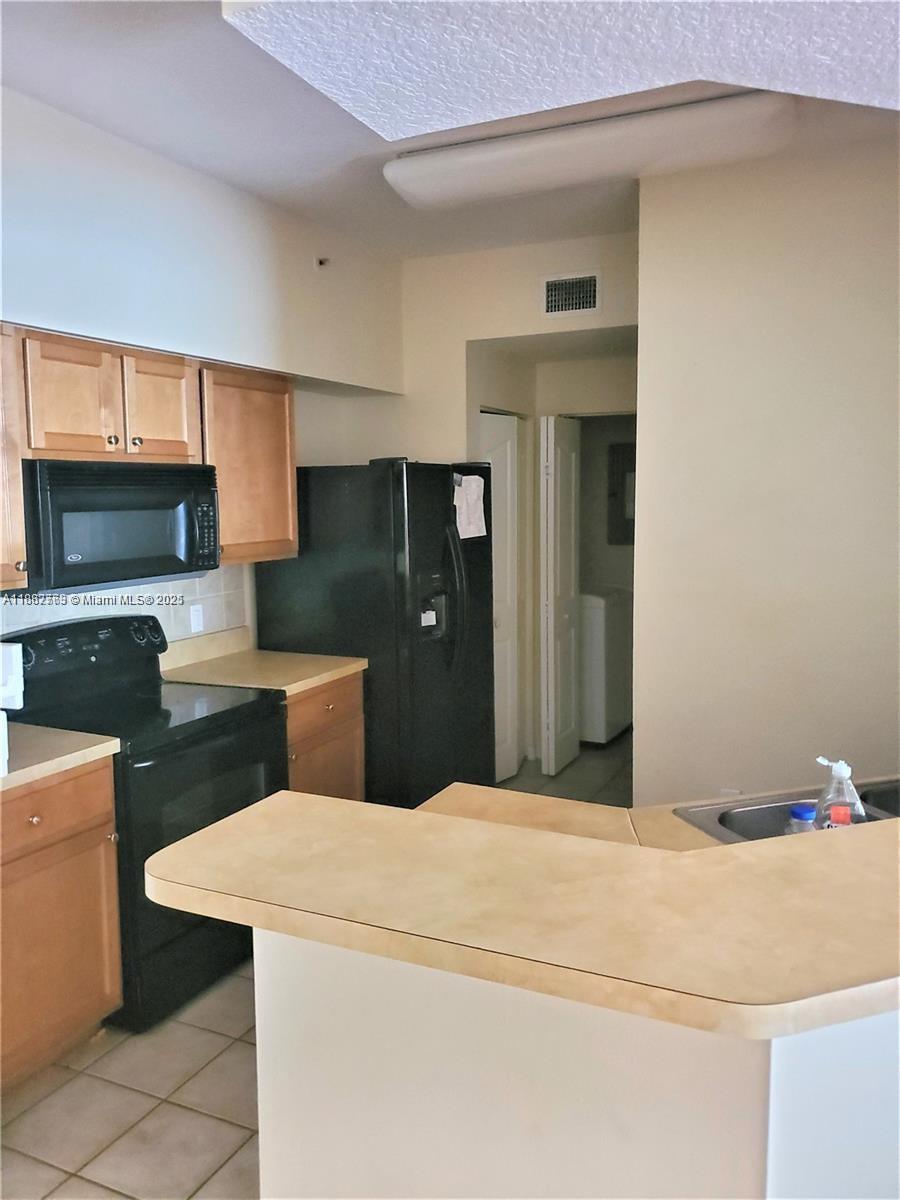 MEZZANO CONDO - Residential Lease