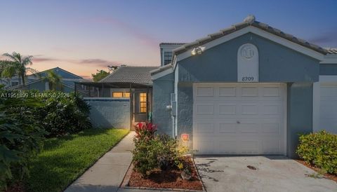 8209 Waterford Ave Tamarac FL 33321