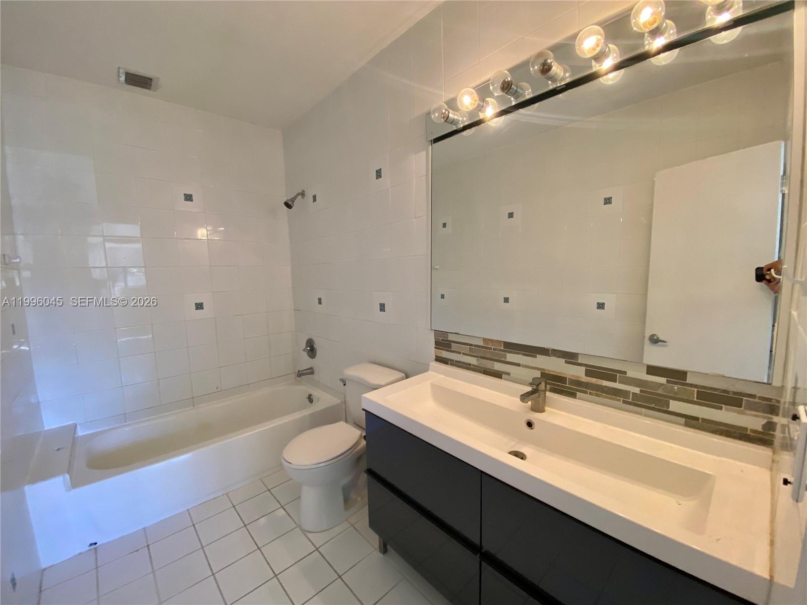 OCEANSIDE SEC ISLE OF NOR - Residential Lease