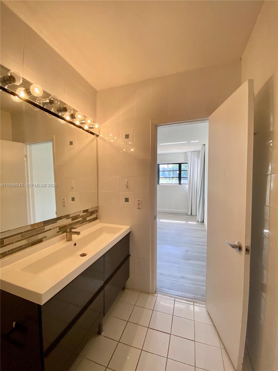 OCEANSIDE SEC ISLE OF NOR - Residential Lease