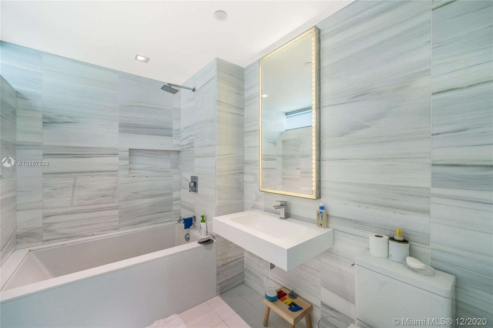 321 OCEAN - Residential