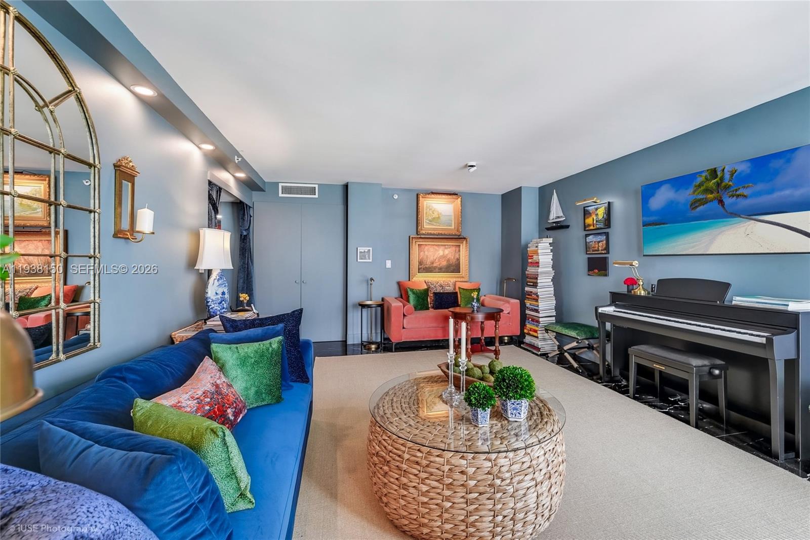 2555 Collins Ave PH114