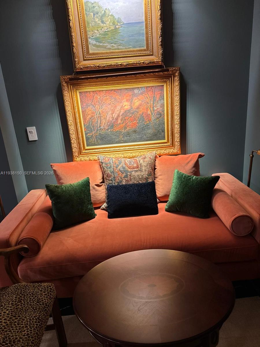 2555 Collins Ave PH114