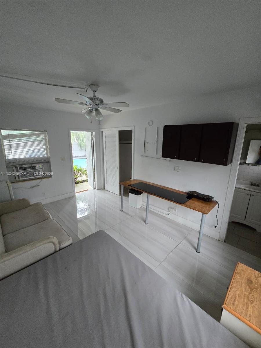 DANIA BEACH - Residential Lease