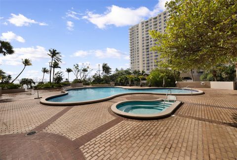 Tiny photo for 520 Brickell Key Dr #A1001, Miami, FL 33131 (MLS # A12005889)