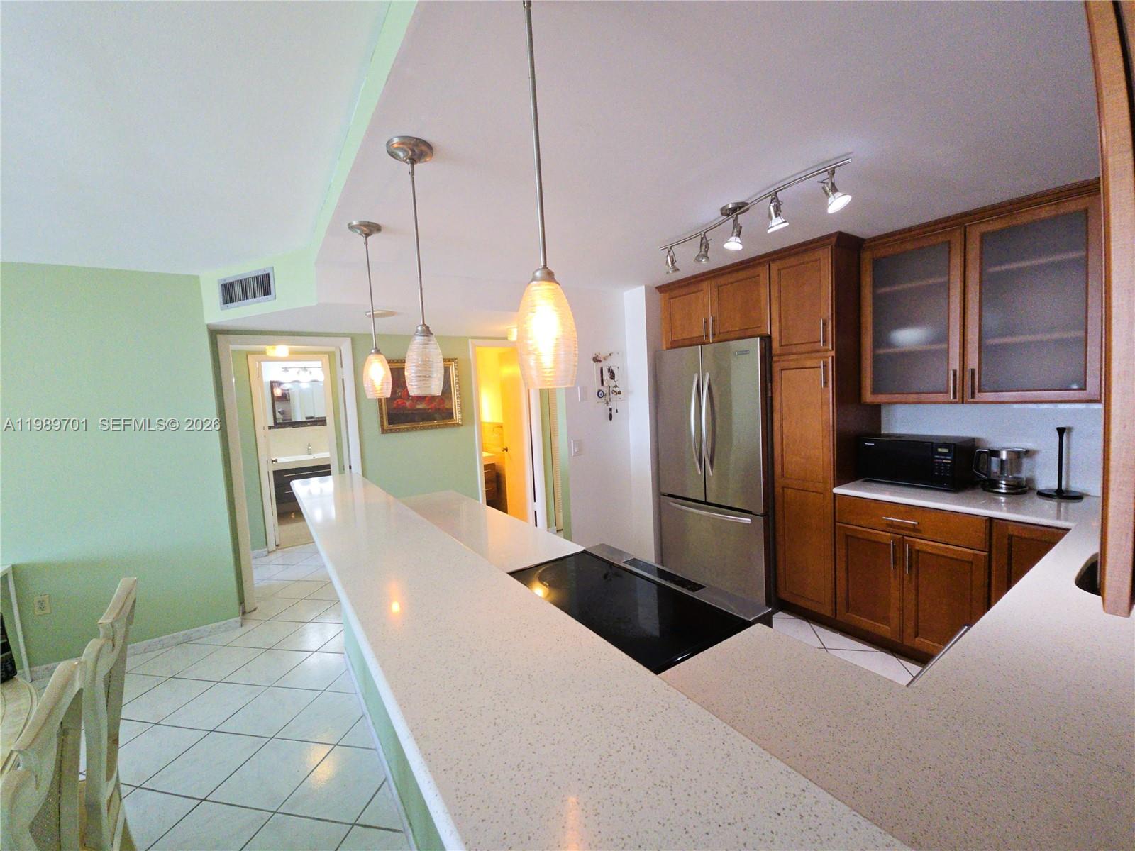 2851 NE 183rd St 905E