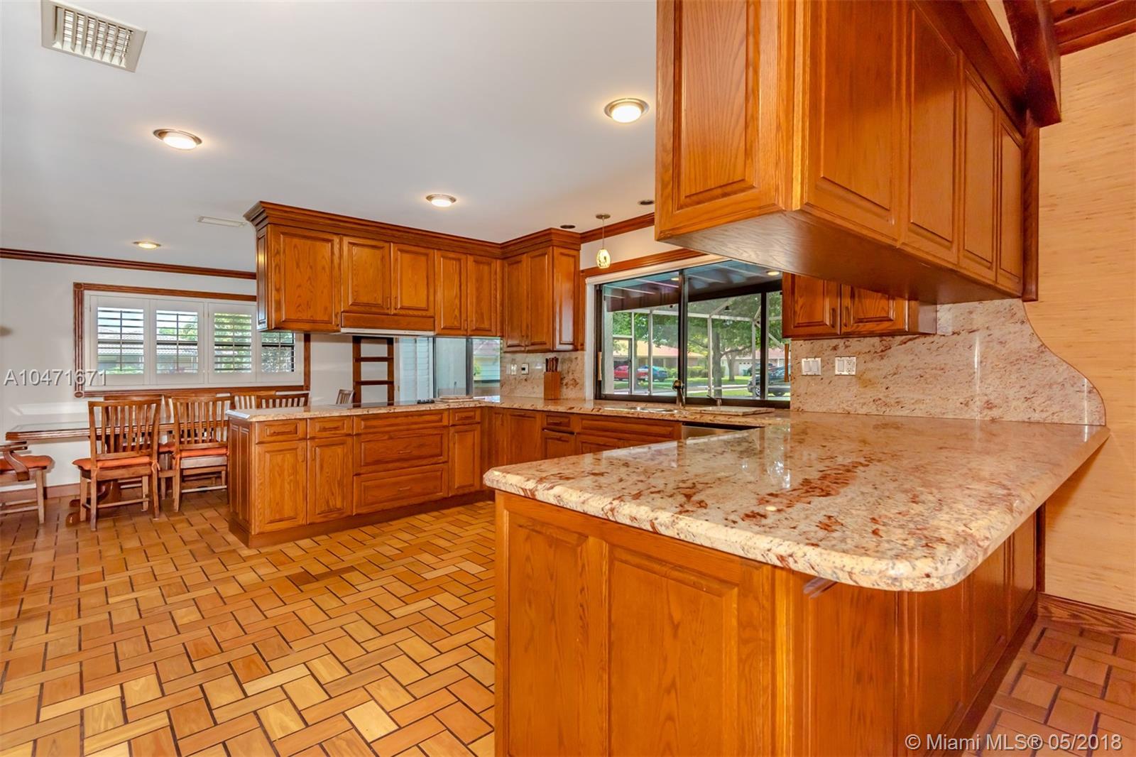 OAK WOOD - Residential