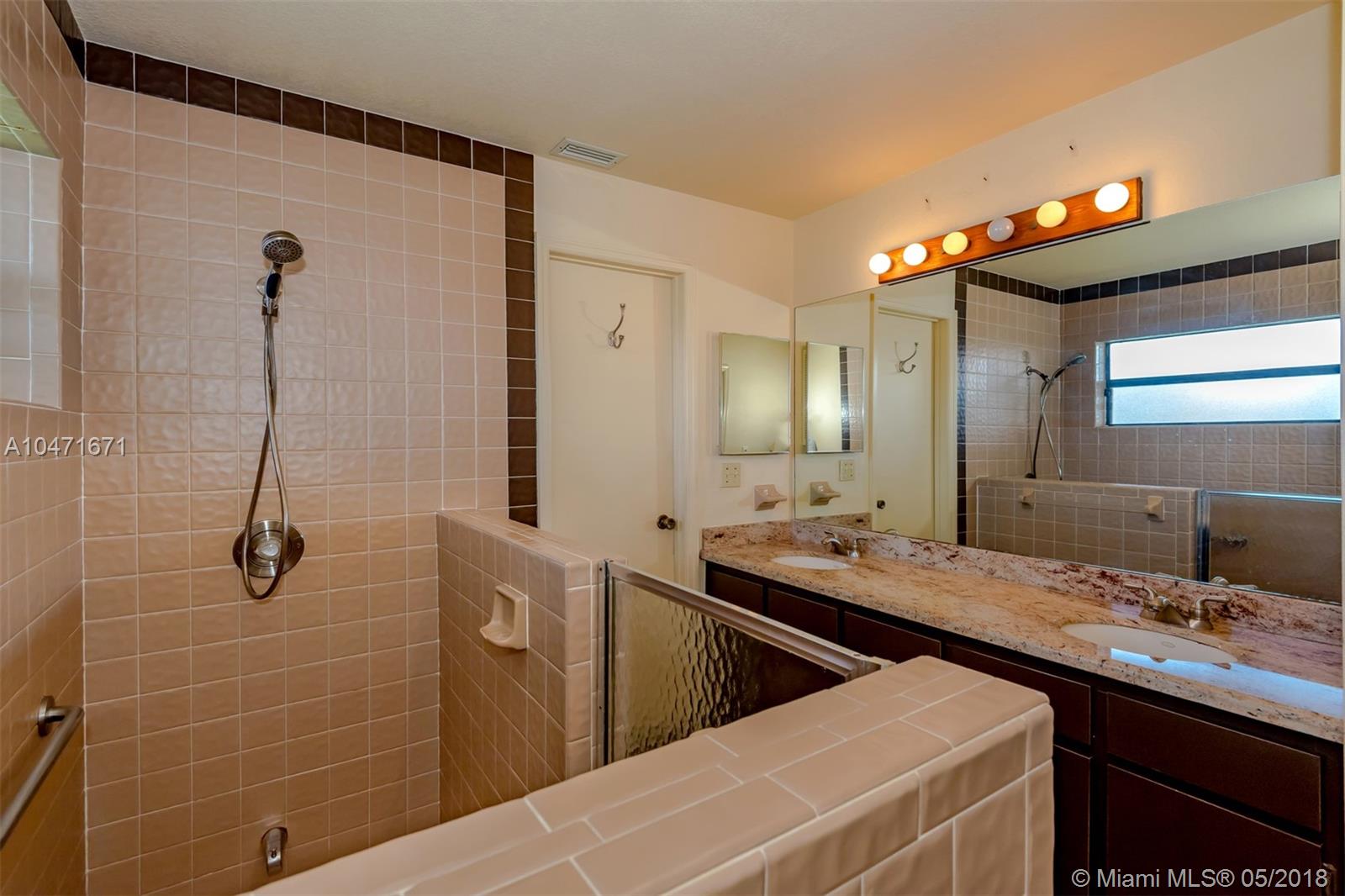 OAK WOOD - Residential