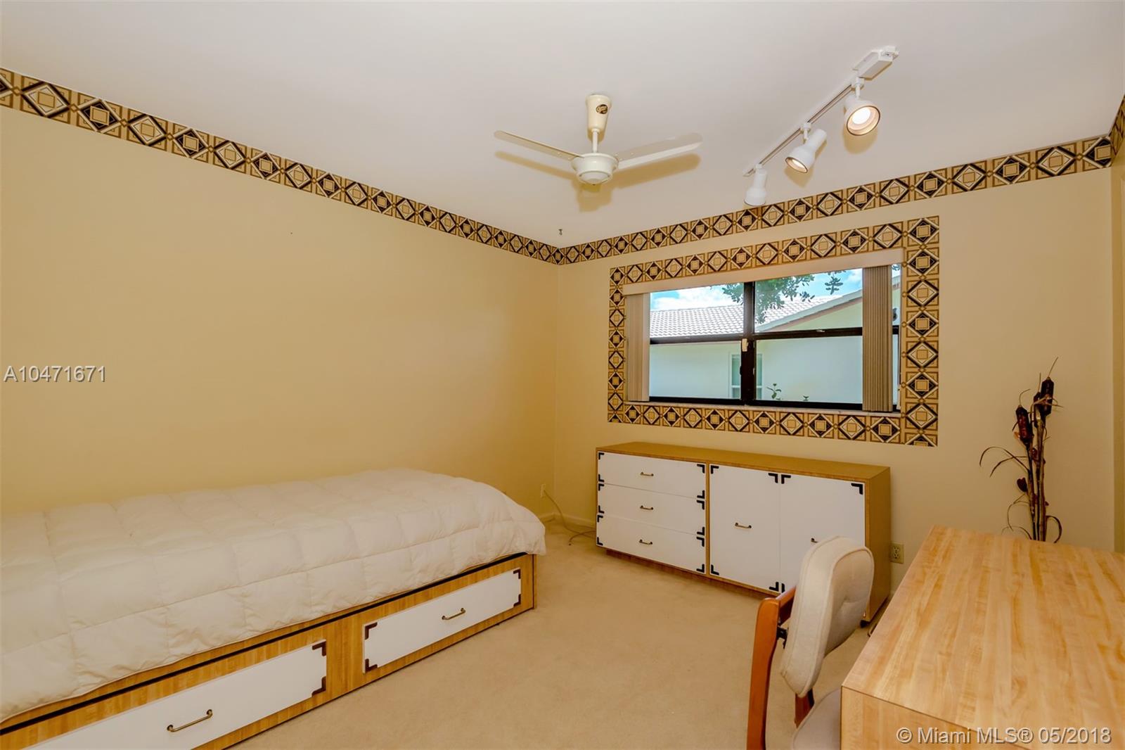 OAK WOOD - Residential