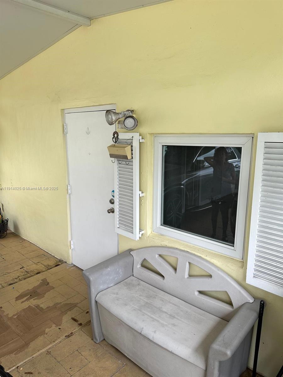 SNAPPER CREEK PARK UNIT N - Residential Lease