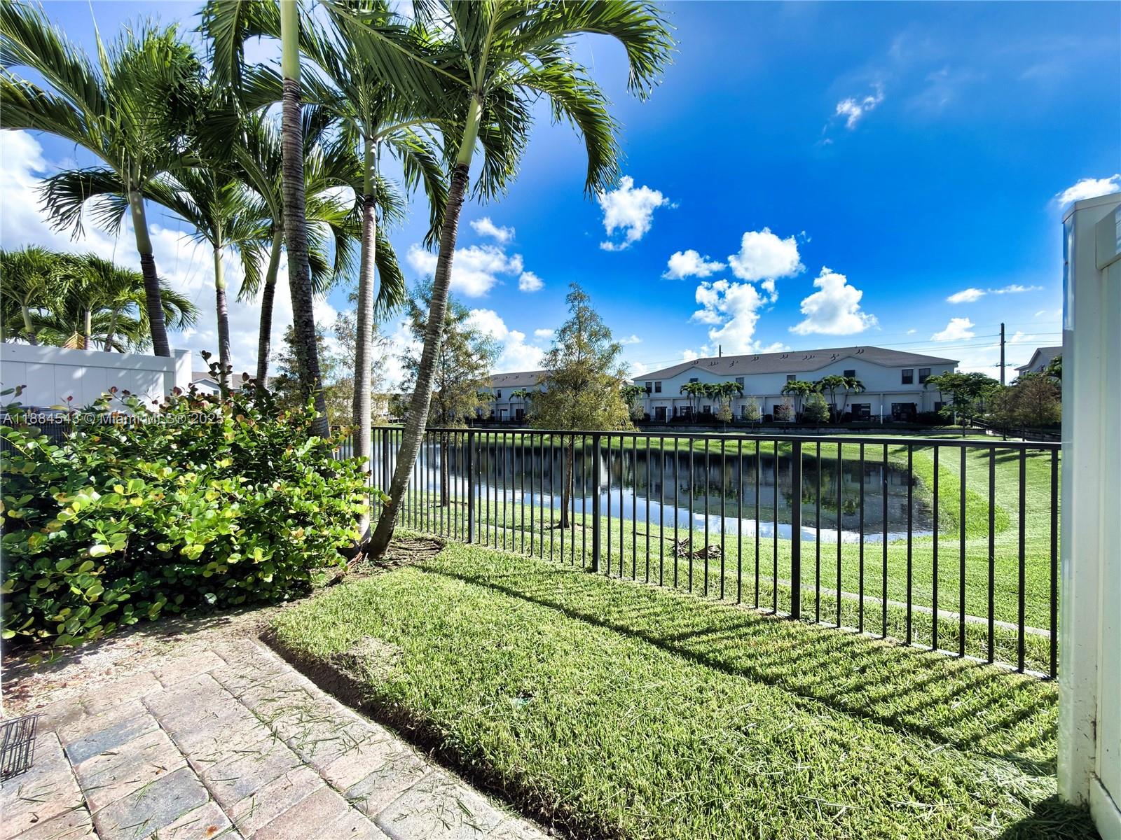 HIGHLAND OAKS - Residential
