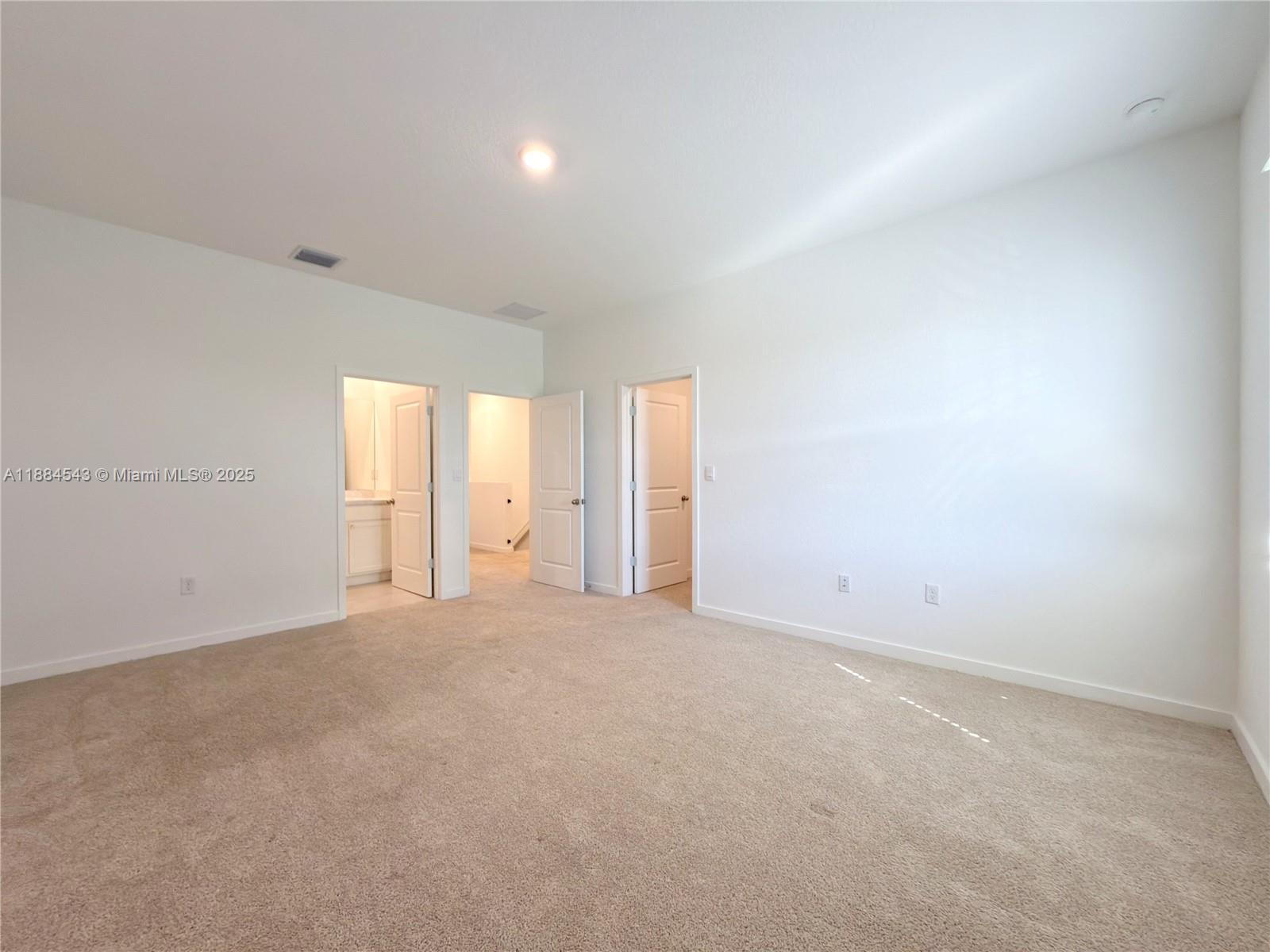 HIGHLAND OAKS - Residential