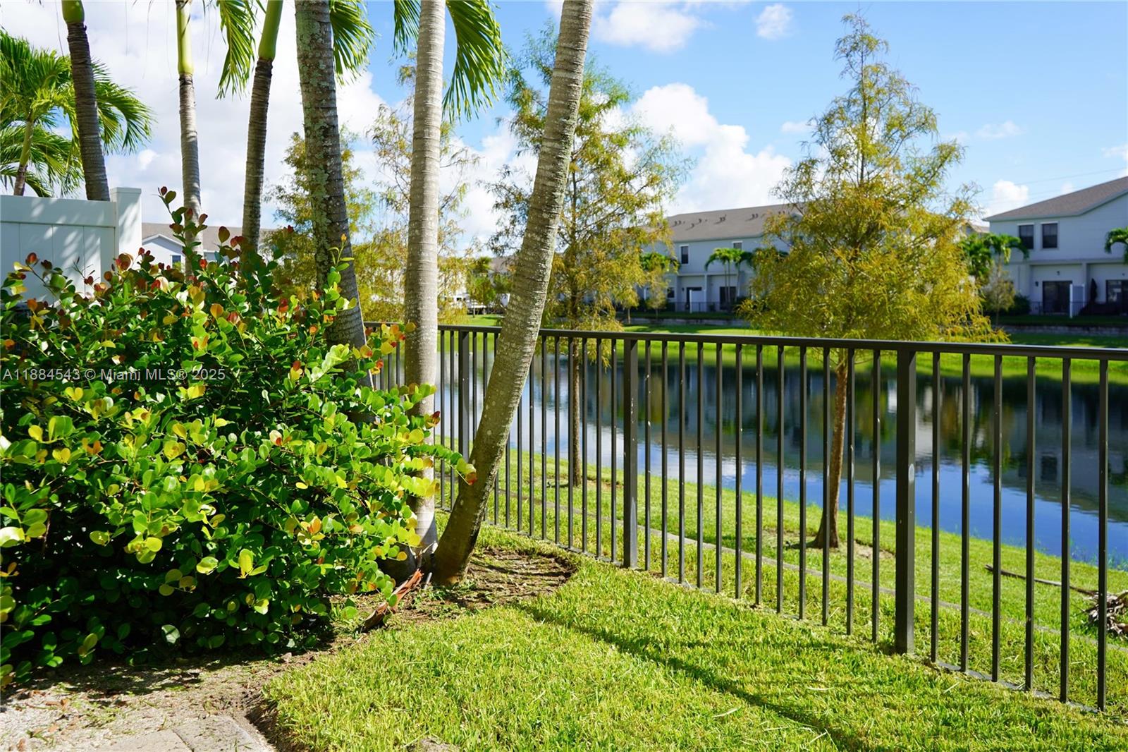 HIGHLAND OAKS - Residential