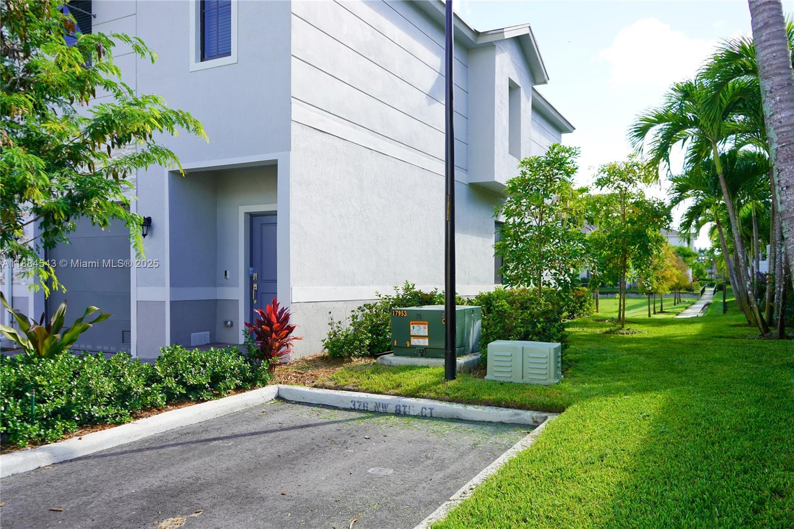 HIGHLAND OAKS - Residential