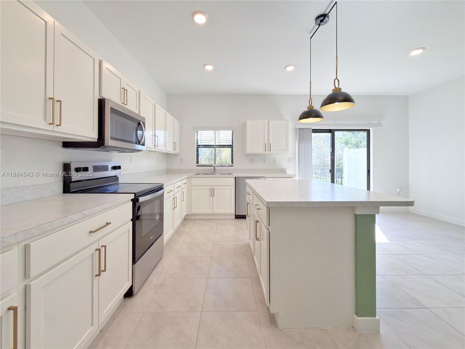 HIGHLAND OAKS - Residential