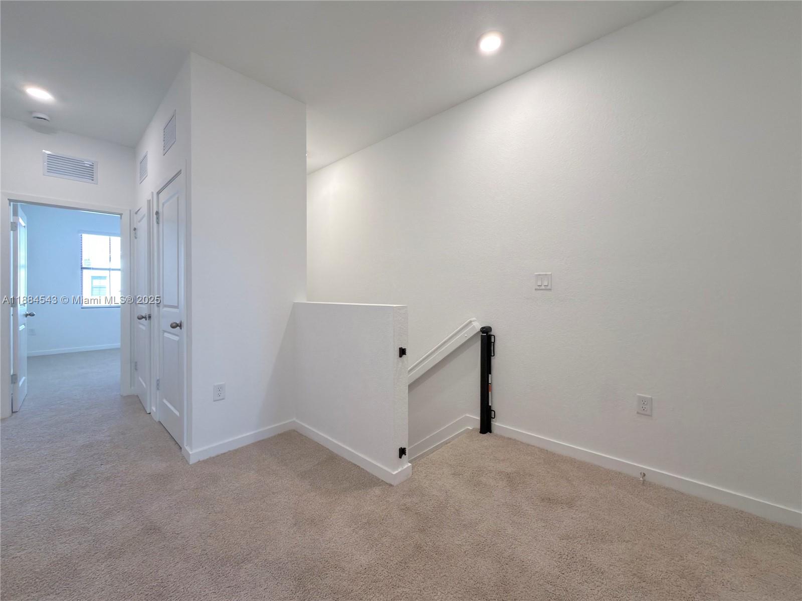 HIGHLAND OAKS - Residential