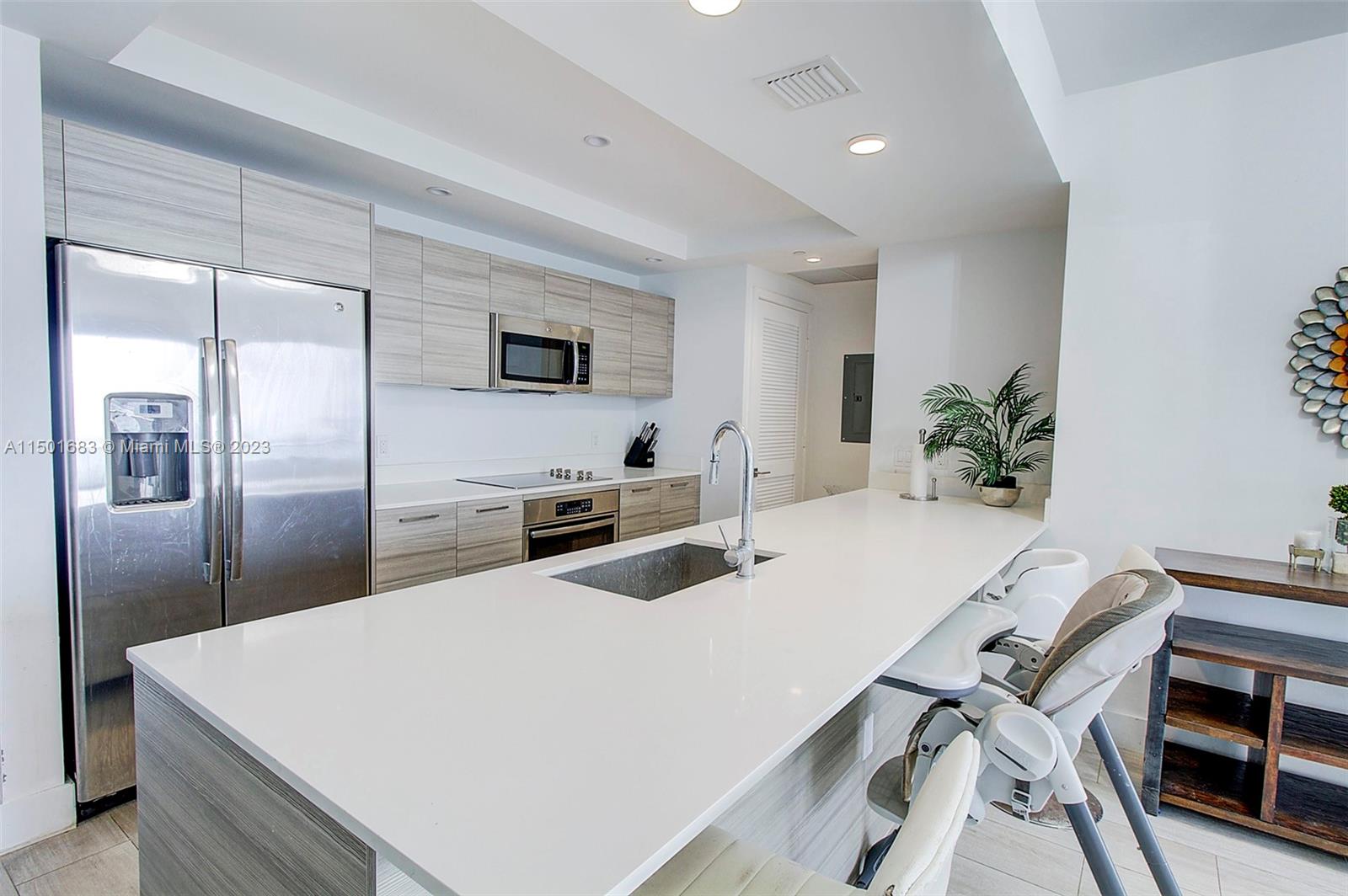 121 NE 34th St 1507