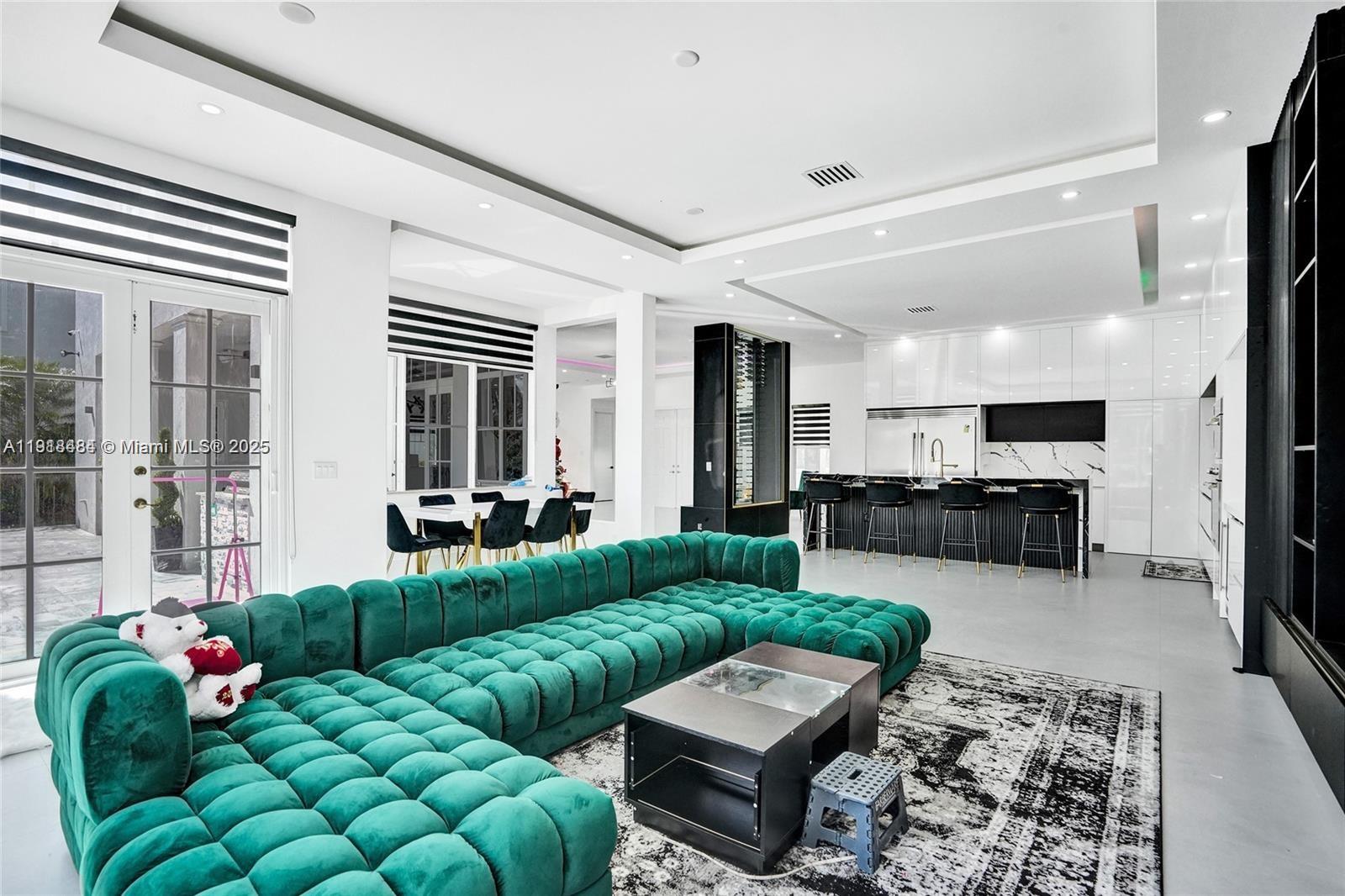 HERON BAY NORTHEAST - Residential