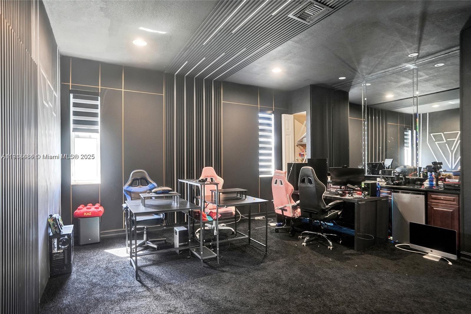 HERON BAY NORTHEAST - Residential