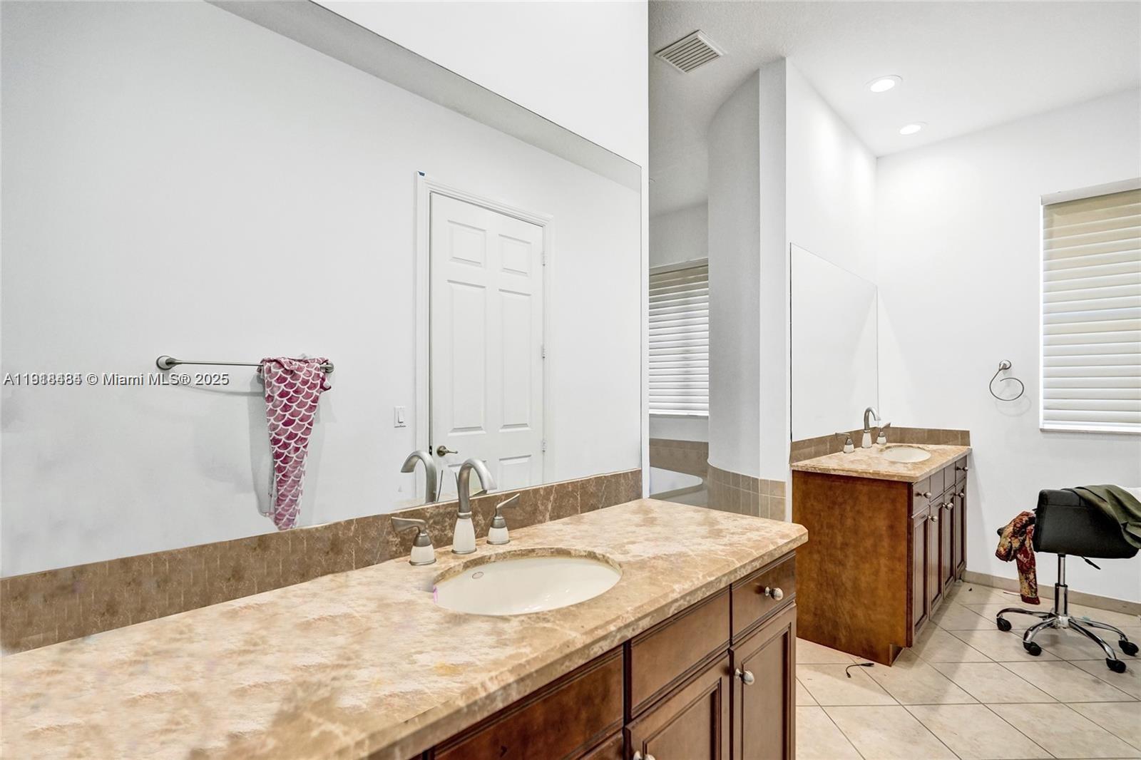 HERON BAY NORTHEAST - Residential