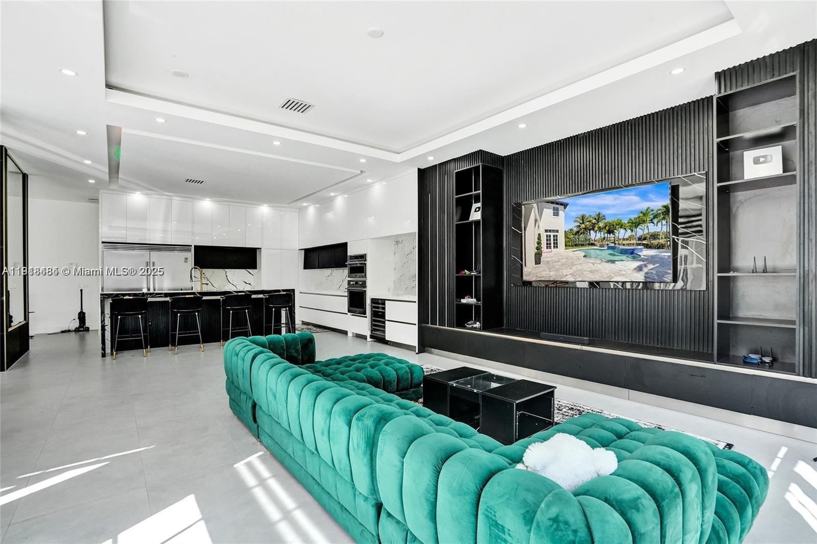 HERON BAY NORTHEAST - Residential